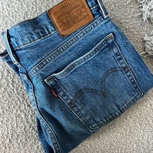 Levi’s 501s Wedgie Fit